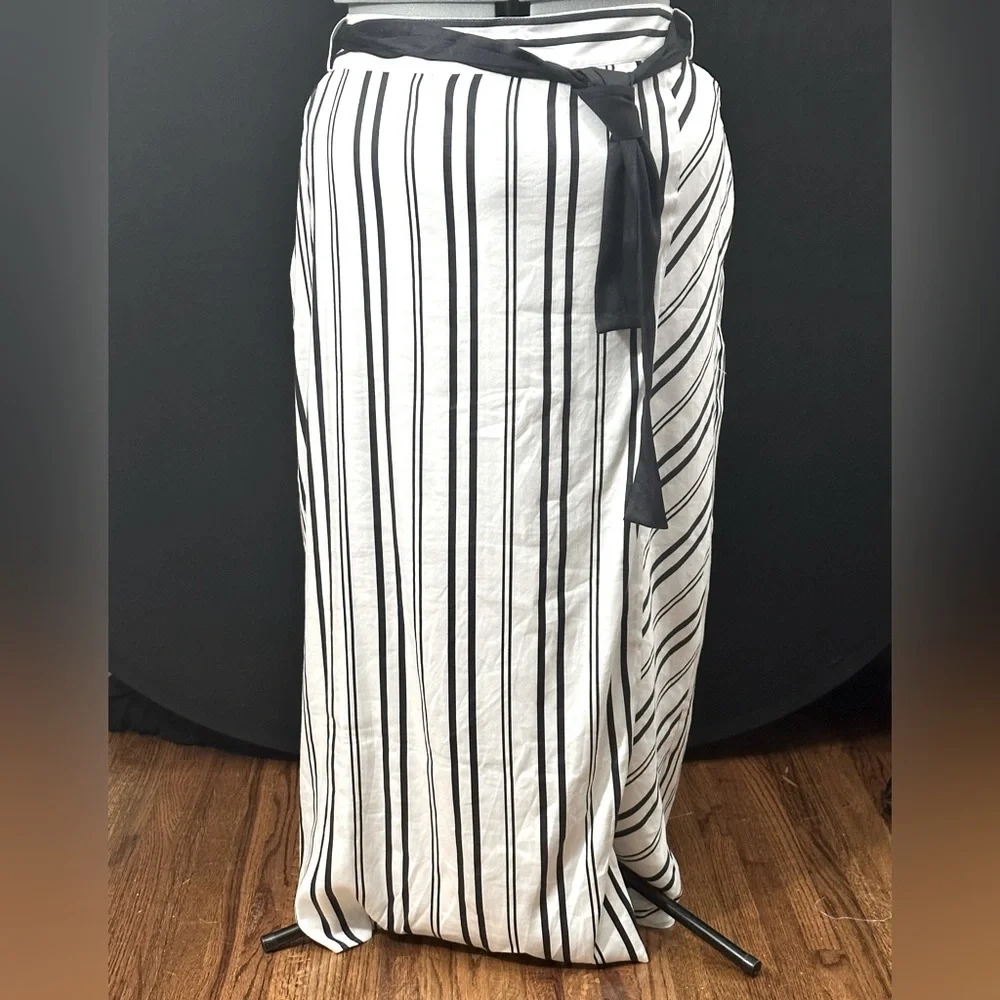 Black White Striped Long Maxi Skirt - Picture 1 of 4